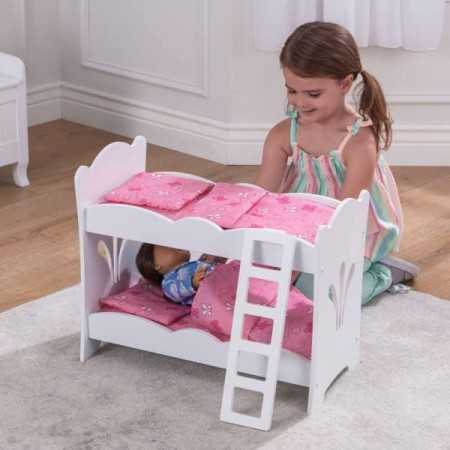 Litera de madera Lil Doll KidKraft, cama de juguete con ropa de cama rosa para muñecas.