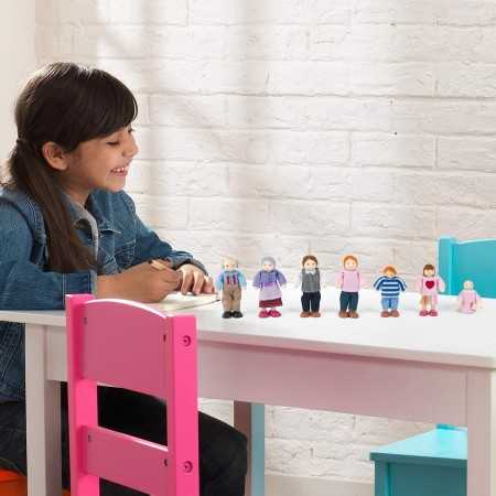 Familie mit 7 KidKraft-Holzpuppen. Spielzeug für Kinder mit Minifiguren (12 cm hoch).